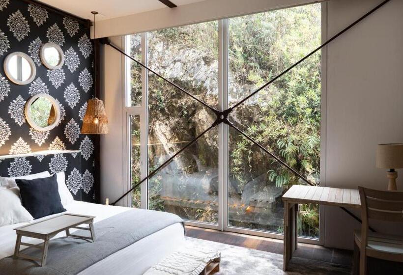 جناح مطلّ علي الجبل, Sukha Resort