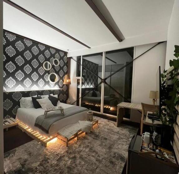 جناح مطلّ علي الجبل, Sukha Resort