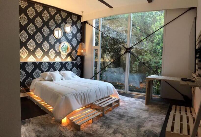 جناح مطلّ علي الجبل, Sukha Resort