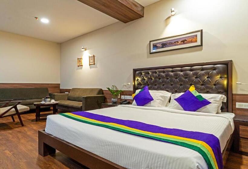 Quarto Superior, Treebo Premium Baramasi By Jai Club Prime