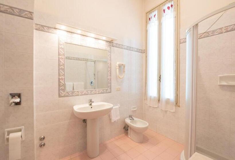 标准单人间, Belvedere