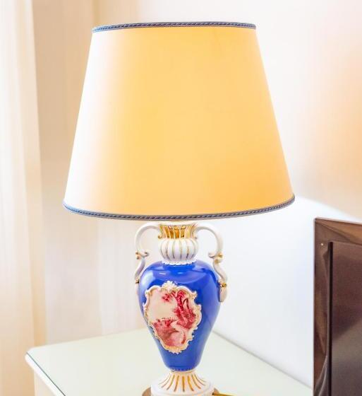 标准三人间, Belvedere