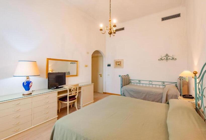 标准三人间, Belvedere