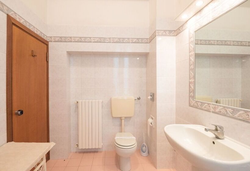 标准单人间, Belvedere