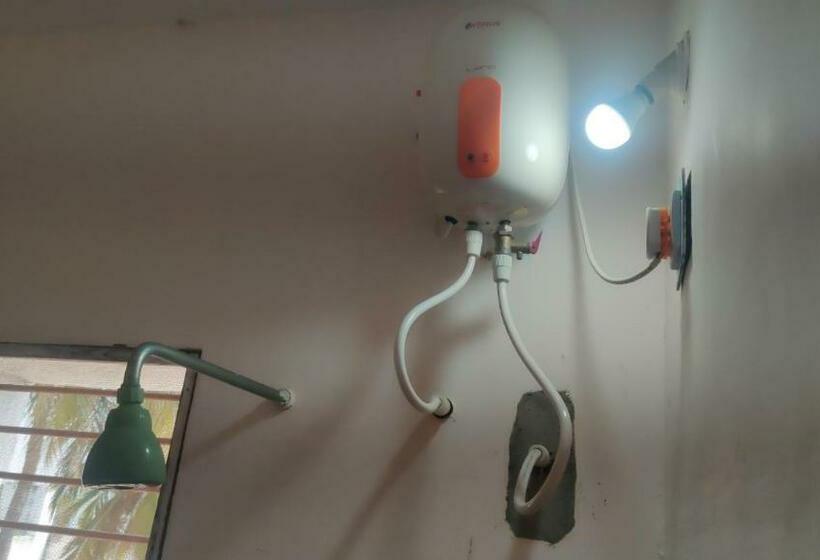 חדר דלוקס יחיד, Daya Dharma Residency