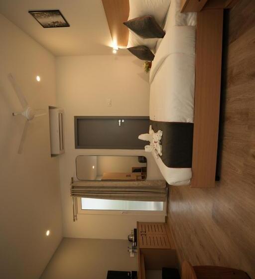 디럭스 트리플 룸, Grand Ganpat