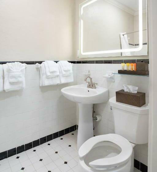 جناح غرفتين نوم, Shangrila Springs