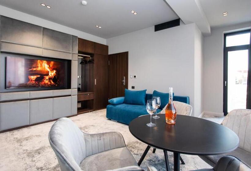 شقة غرفة واحدة ذات إطلالة, Vila Avy