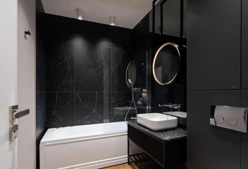 غرفة ديلوكس, Vila Avy