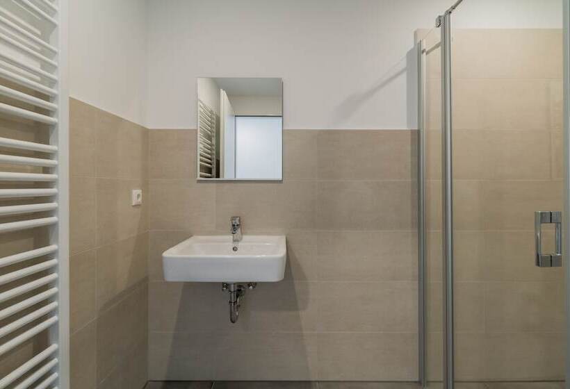 اتاق استاندارد سه نفره, AR City Hotel Berlin