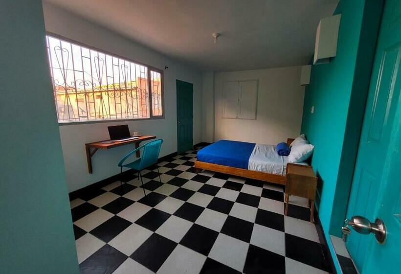 Номер Deluxe с Балконом, Puerta Aqua By La Puerta Hostels