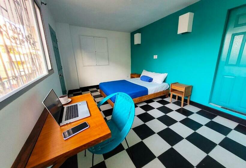 Номер Deluxe с Балконом, Puerta Aqua By La Puerta Hostels