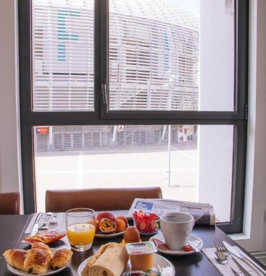 إستديو عائلى, Twenty Business Flats Lille Grand Stade