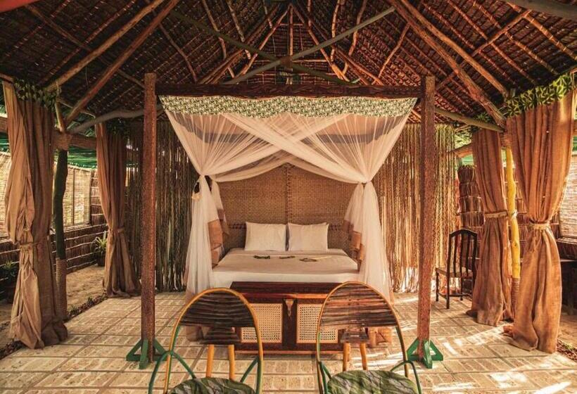 بانگلوی استاندارد, Kizingo Beach Eco Lodge