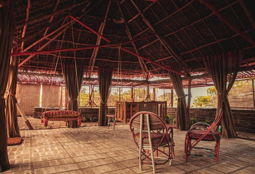 بانگلوی استاندارد, Kizingo Beach Eco Lodge
