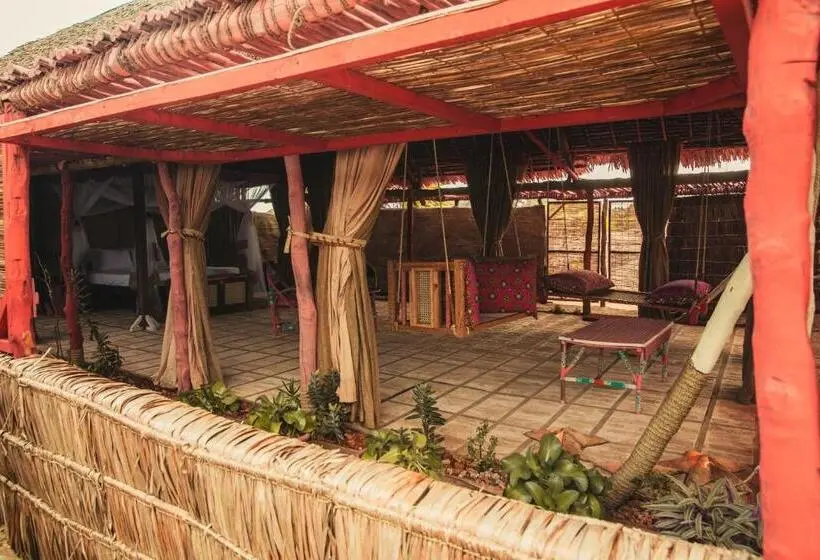 بانگلوی استاندارد با چشم‌انداز دریا, Kizingo Beach Eco Lodge