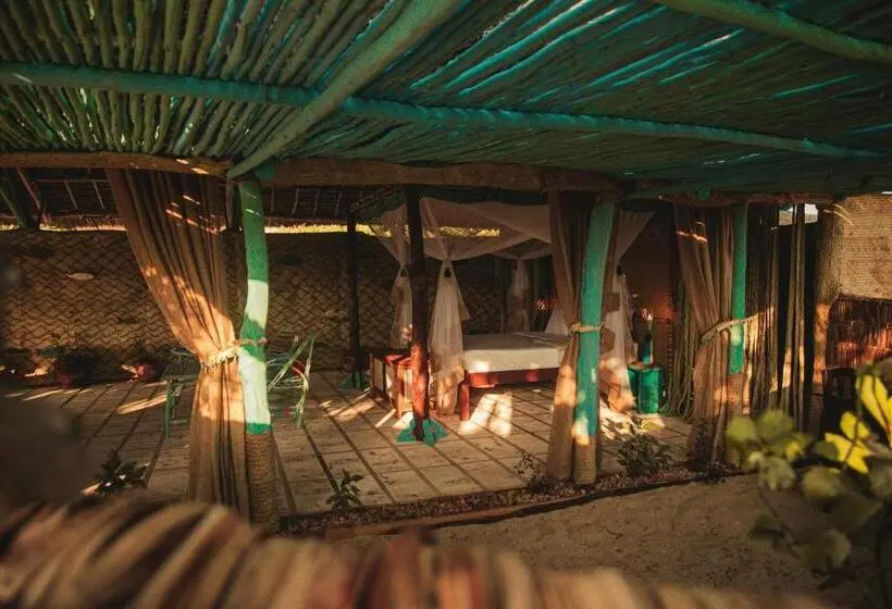 بانگلوی استاندارد با چشم‌انداز دریا, Kizingo Beach Eco Lodge