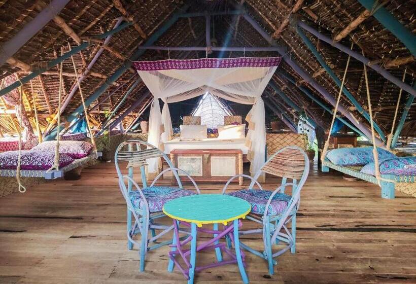 بانگلوی استاندارد با چشم‌انداز دریا, Kizingo Beach Eco Lodge