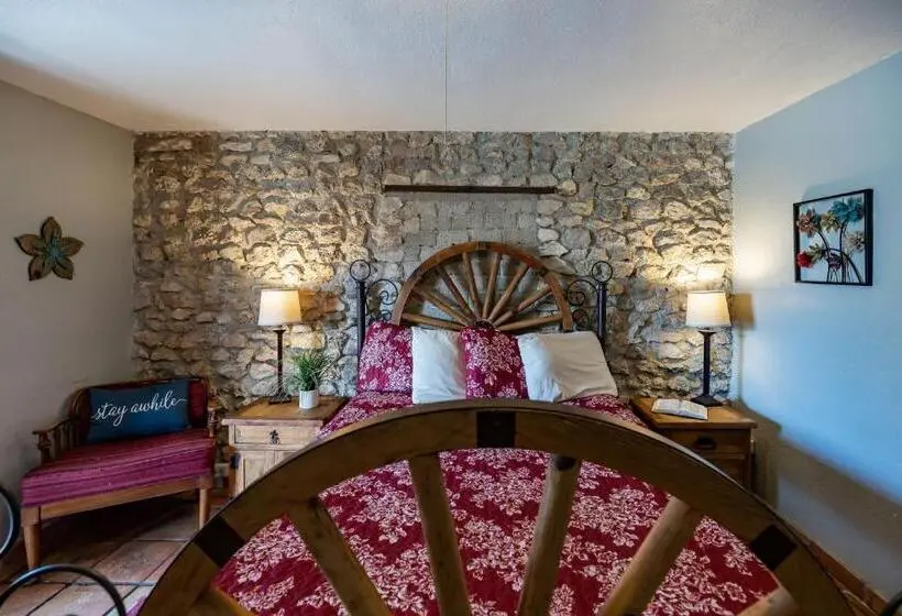 スタンダードルーム, The Historic Leakey Inn
