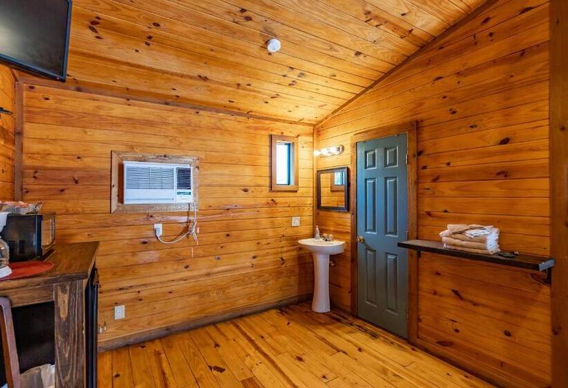 스탠다드 스튜디오 킹침대, The Historic Leakey Inn