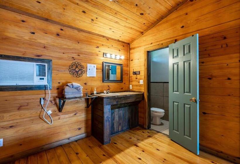 스탠다드 룸, The Historic Leakey Inn