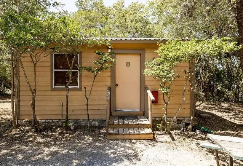 スタンダード４人部屋, The Historic Leakey Inn