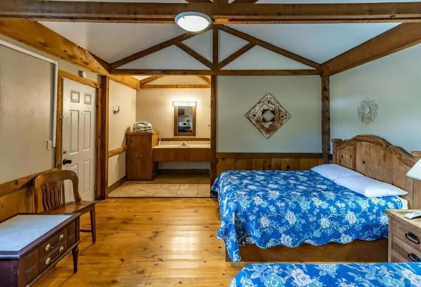 スタンダード４人部屋, The Historic Leakey Inn
