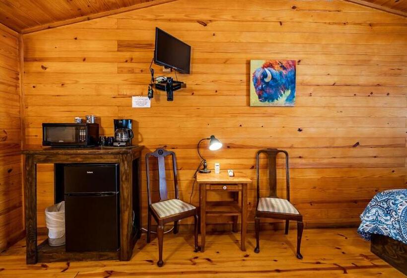 스탠다드 스튜디오 킹침대, The Historic Leakey Inn