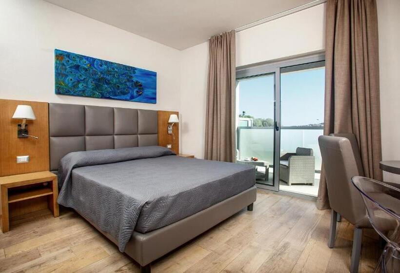 اتاق استاندارد با تخت بزرگ, Capotesta Luxury Rooms