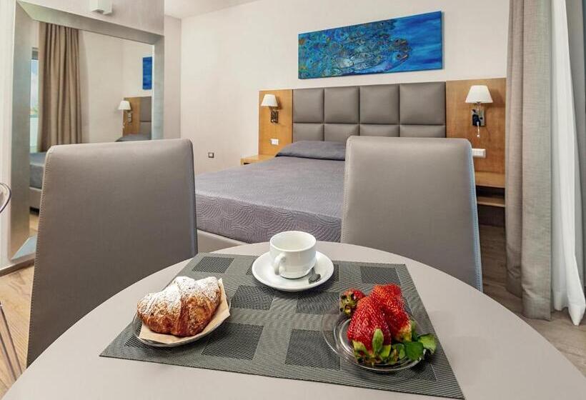 اتاق استاندارد با تخت بزرگ, Capotesta Luxury Rooms