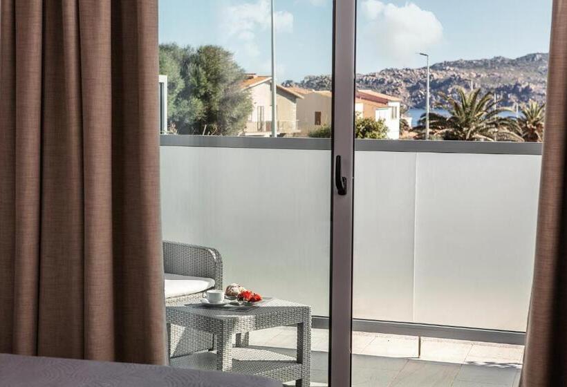 اتاق استاندارد با تخت بزرگ, Capotesta Luxury Rooms