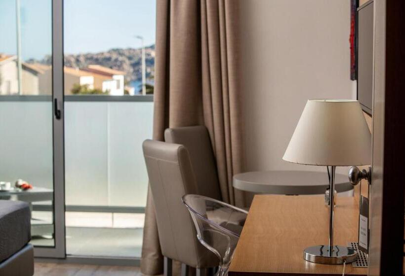 اتاق استاندارد با تخت بزرگ, Capotesta Luxury Rooms