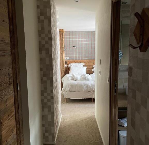 اتاق خانوادگی, La Toviere