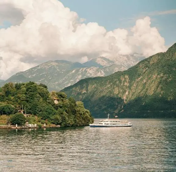 湖の見えるジュニアスイート, Musa Lago Di Como