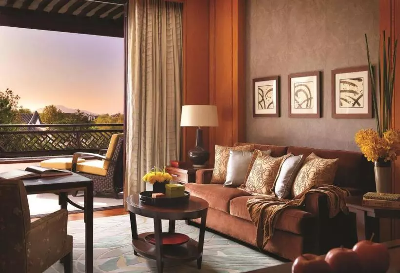 庭の見えるプレミアムルーム, Four Seasons Hotel Hangzhou At West Lake