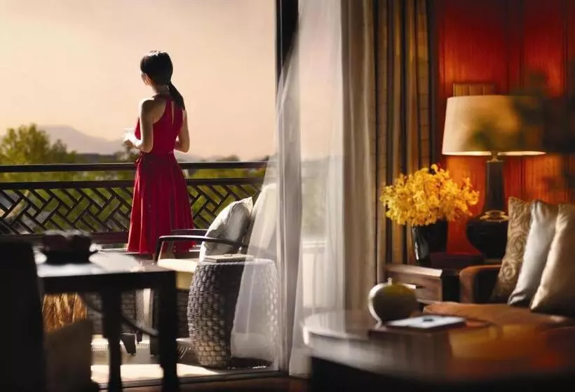 庭の見えるプレミアムルーム, Four Seasons Hotel Hangzhou At West Lake
