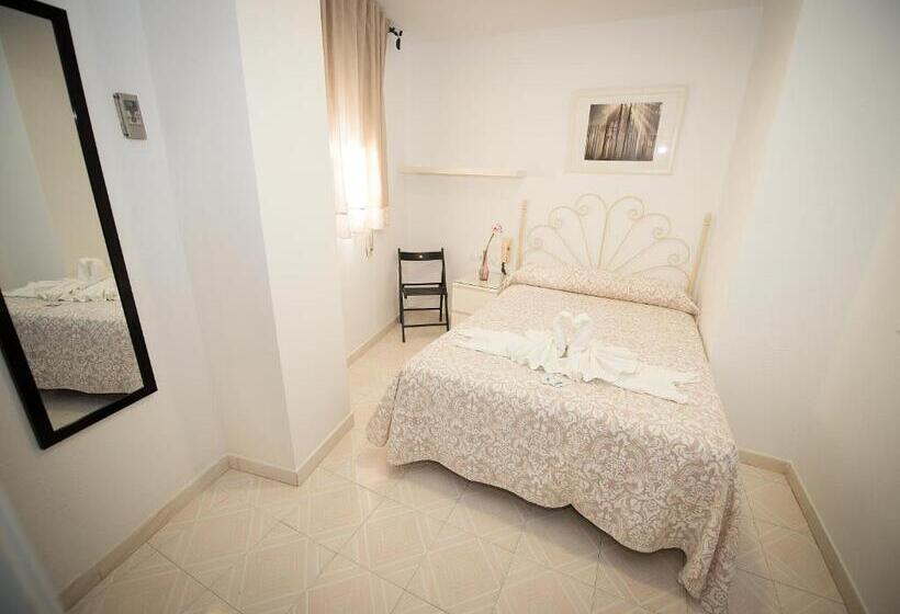 Habitació Estàndard, Hostal Avenida