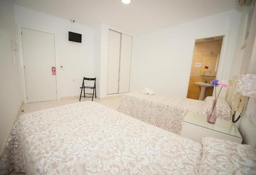 Habitació Estàndard, Hostal Avenida