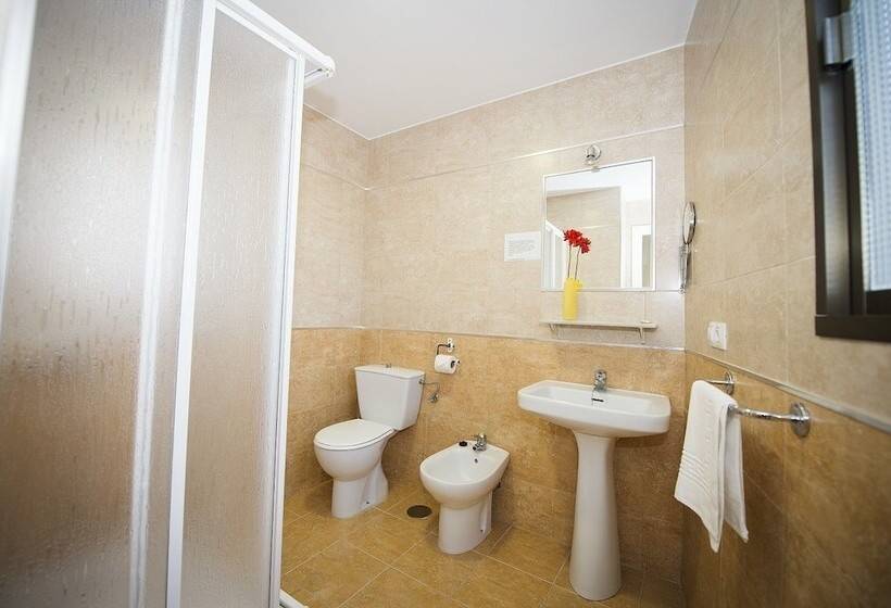 Habitació Estàndard, Hostal Avenida