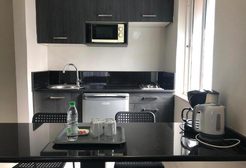 سوییت جونیور, Gondola Hotel & Suites