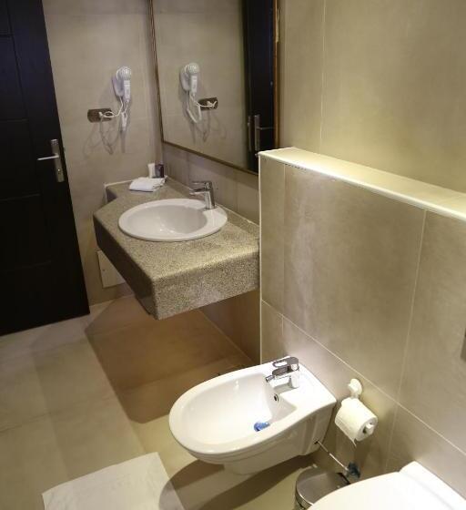 سوییت لوکس, Gondola Hotel & Suites