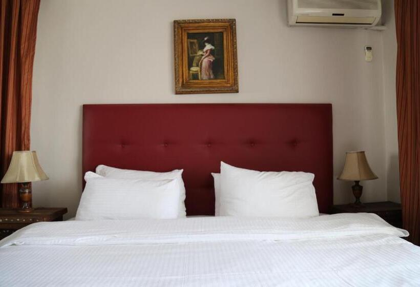 سوییت لوکس, Gondola Hotel & Suites