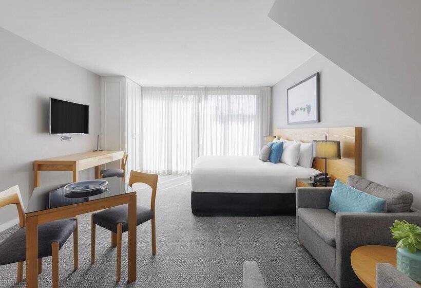 이그제큐티브 스튜디오, Quest Brighton On The Bay