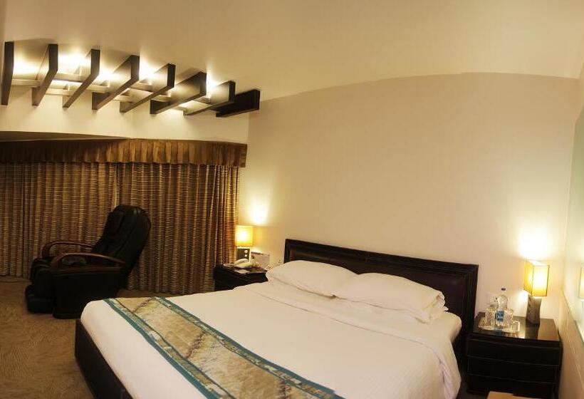 Номер Стандарт, Sayaji Indore