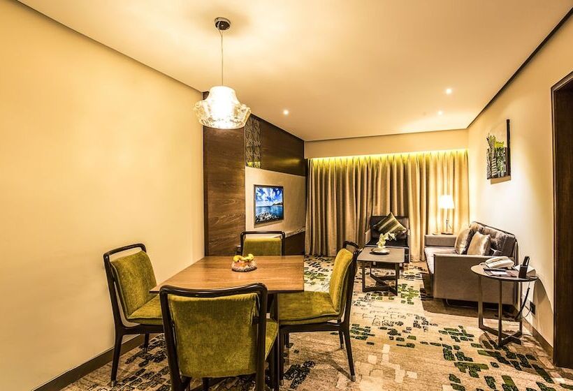 Люкс, Sayaji Indore