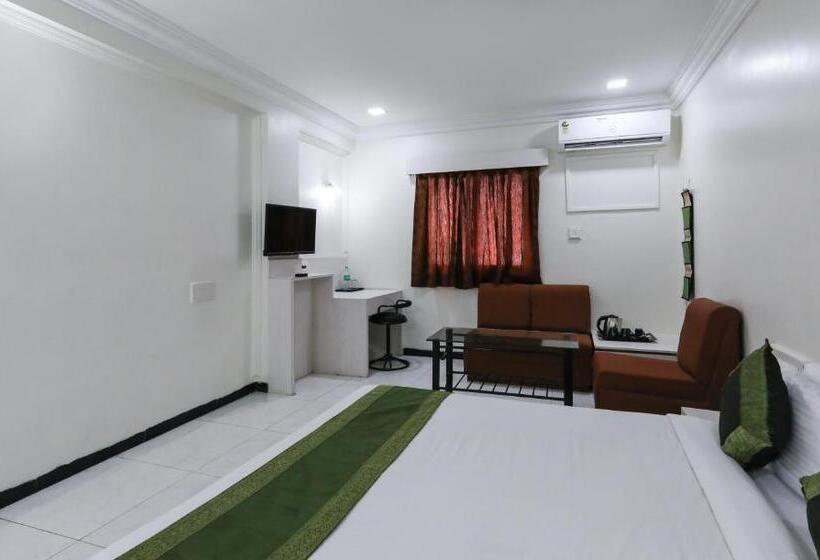 Номер Deluxe, Treebo Omni Palace