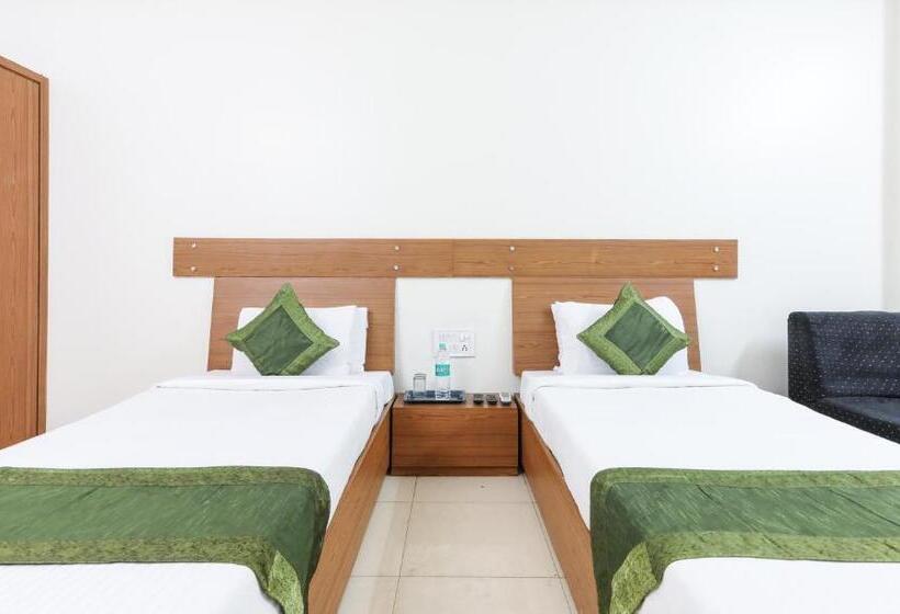 Номер Deluxe, Treebo Omni Palace