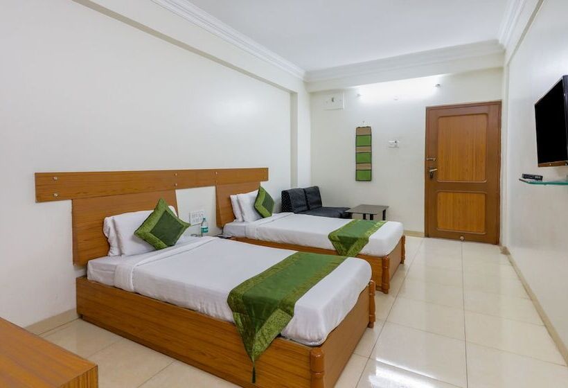 Номер Deluxe, Treebo Omni Palace