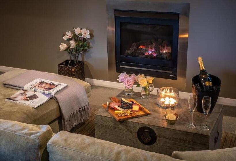 חדר דלוקס עם מיטת קינג, Woodhouse Mountain Lodge