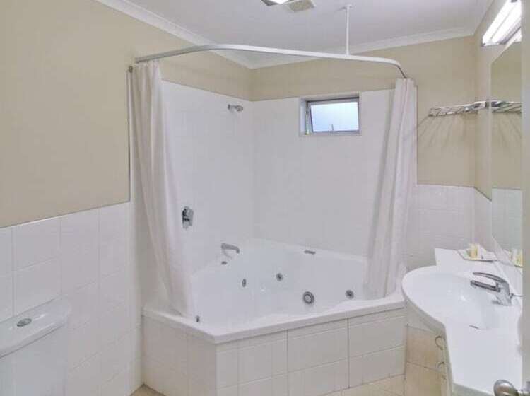 디럭스 스튜디오, Asure Avenue Motor Lodge